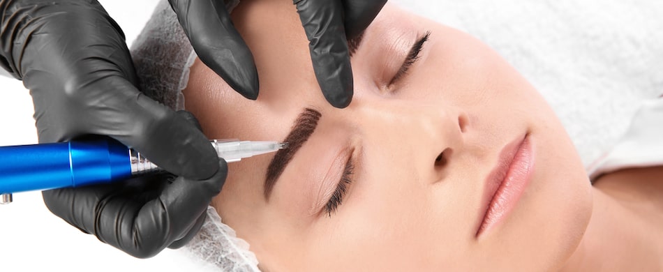 Microblading to enhance eyebrows