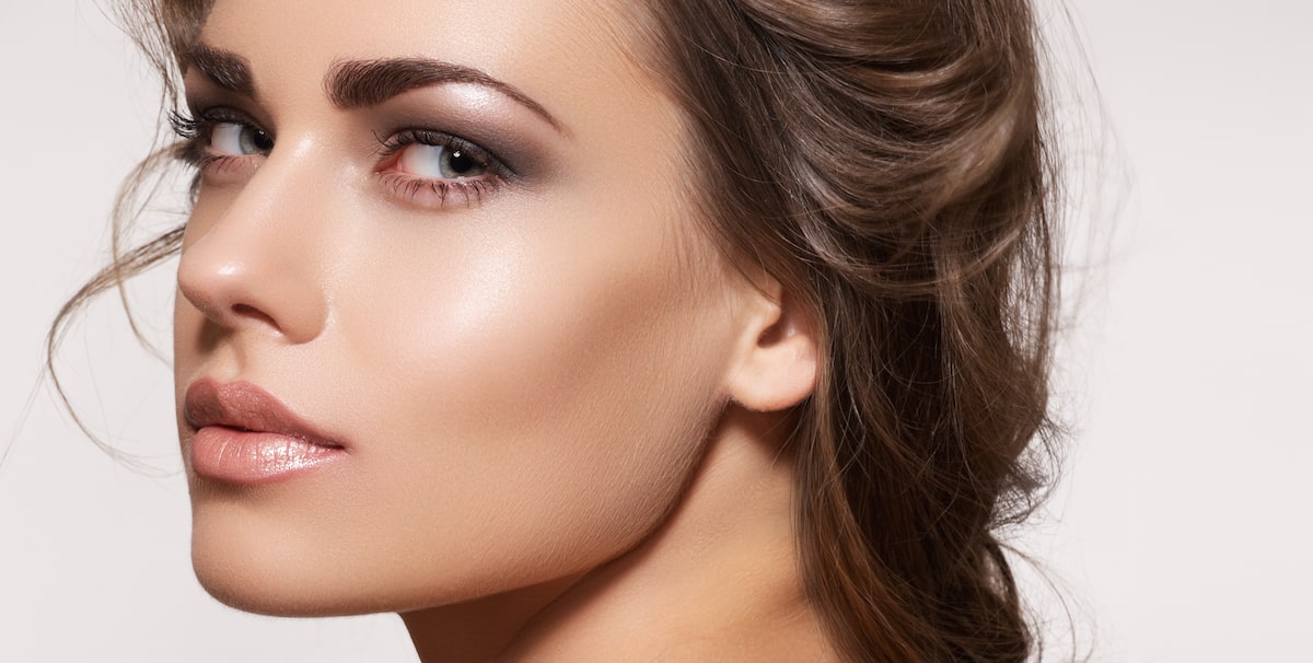 Get a defined jawline with cosmetic surgery