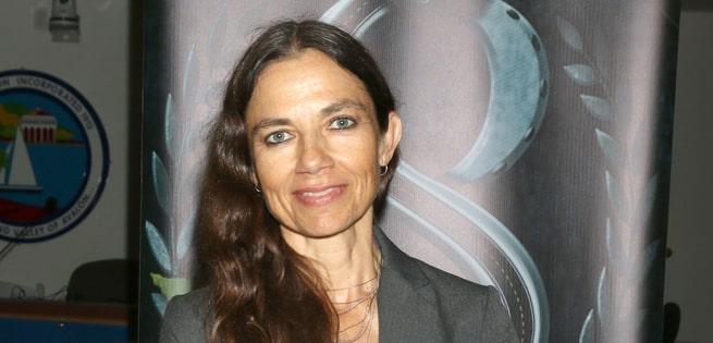 Justine Bateman - Hollywood Actress Speaks Out Against Plastic Surgery