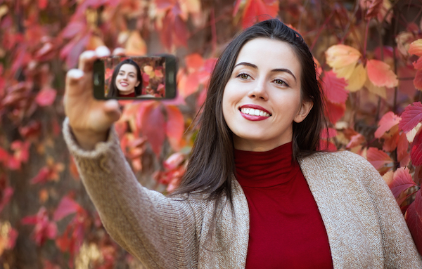 Researchers Say Taking Selfies Helps The Healing Process
