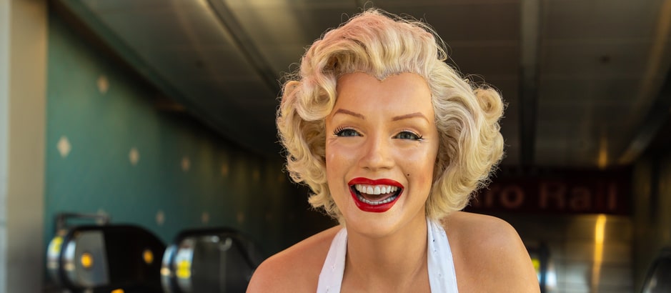 Woman wants to look like Marilyn Monroe
